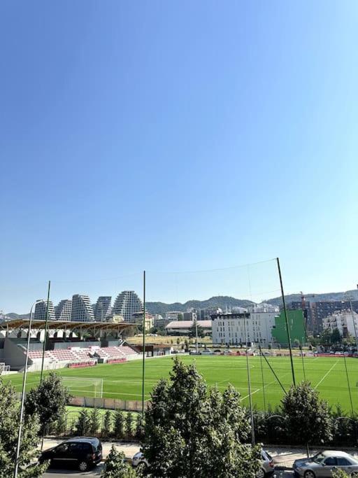 Great Apartament Near Lake & Blloku Area Tirana Bagian luar foto